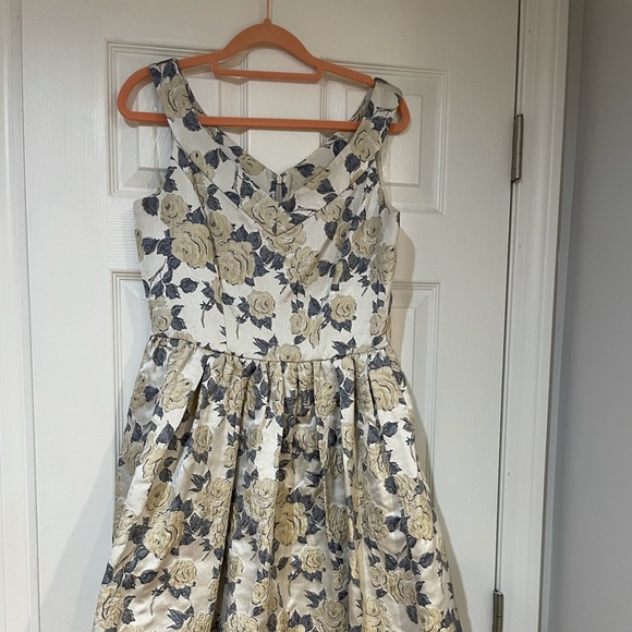 Gal Meets Glam Ava Floral Jacquard Dress size 4 - Picture 4 of 5